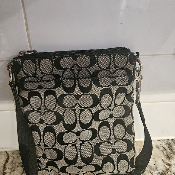 COPY - Coach crossbody purse with matching wallet - Picture 5 of 9
